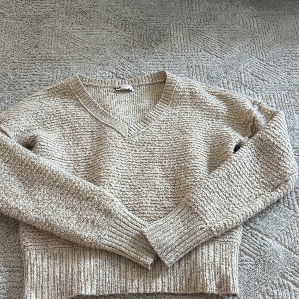 SO Cream Textured V-Neck Sweater